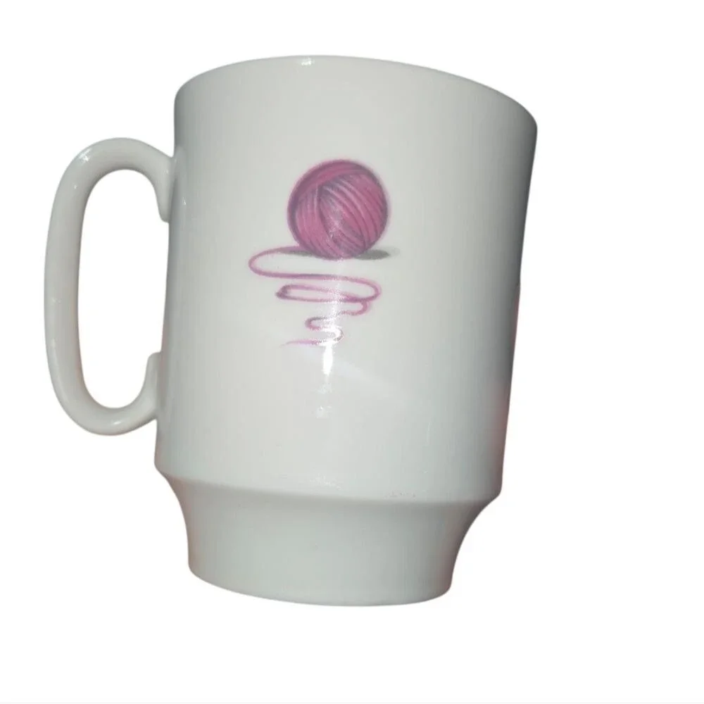 Vibtage Siamese Cat With Blue Eyes Ceramic Mug